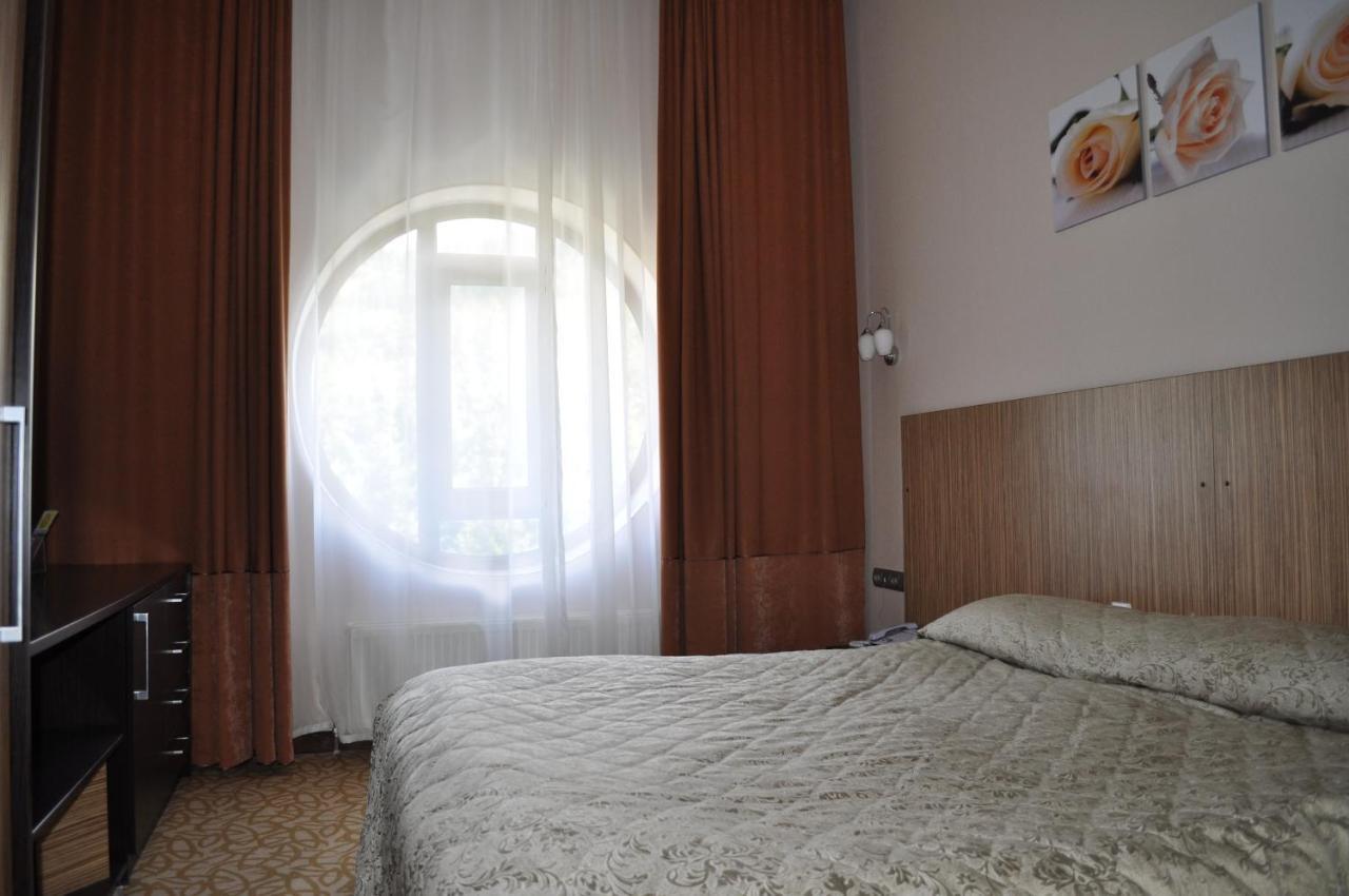 Kapriz Karakol Hotell Exteriör bild