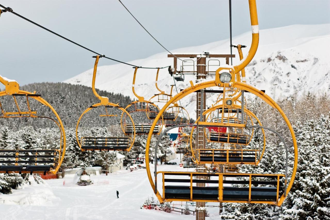 Kapriz Karakol Hotell Exteriör bild