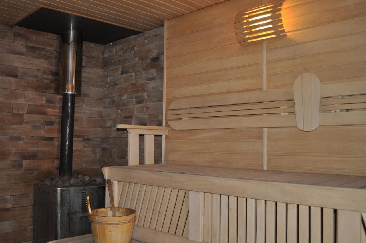 Kapriz Karakol Hotell Exteriör bild