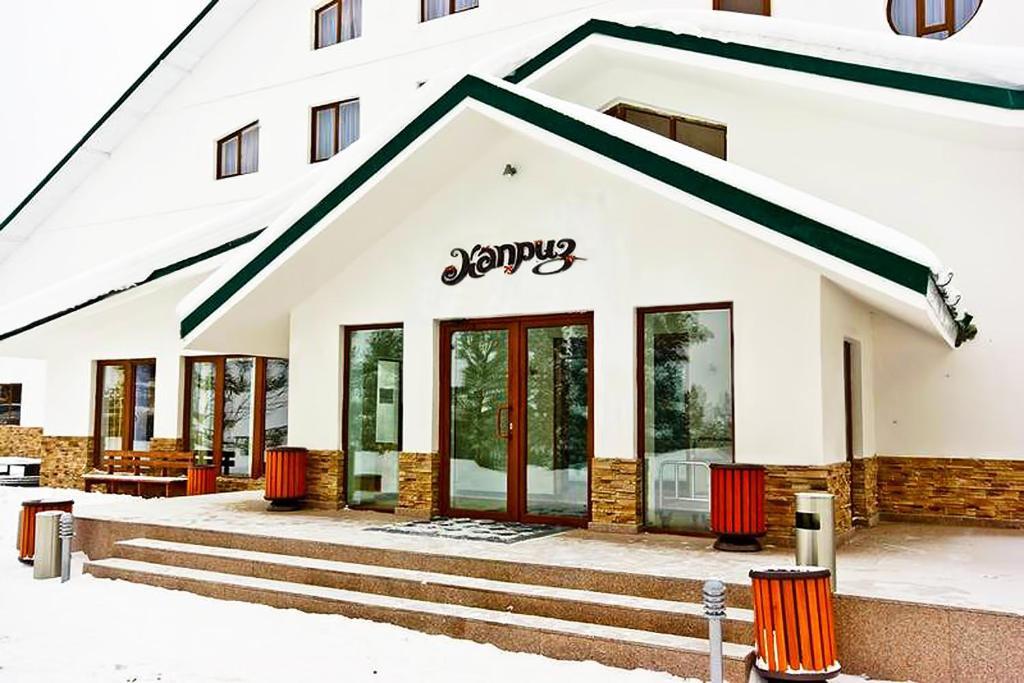 Kapriz Karakol Hotell Exteriör bild